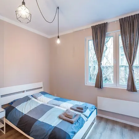 דירה Lights - One Bedroom, Ground Floor, Top Centre *