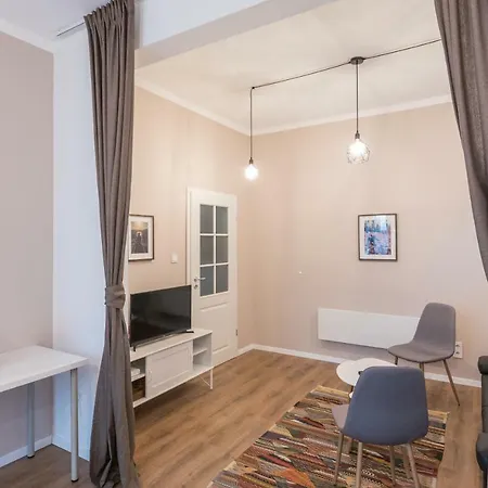 Lights - One Bedroom, Ground Floor, Top Centre Apartment